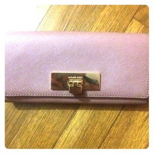 NWOT MICHAEL KORS WALLET! Never been used